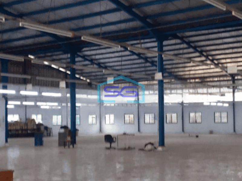 Dijual Pabrik Ex Garmen Luas Bangunan 9000 m² di Pinggir Jalan Raya Karawang Timur