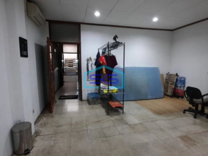 Dijual Gedung Kantor di Luas Bangunan 175m2 Lokasi Strategis di Kemayoran Jakarta Pusat
