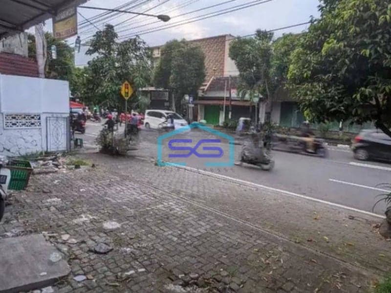 Disewakan Ruko Murah Tepi Jalan Utama Dekat Malioboro LB 300m2 Yogyakarta