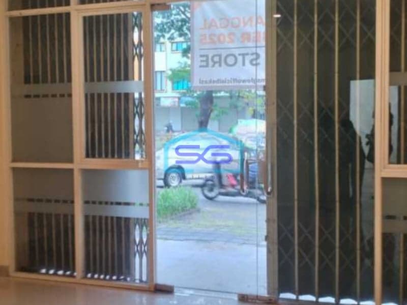 Disewakan Ruko 2,5 Lantai di Harapan Indah Bekasi Luas Bangunan 126m2