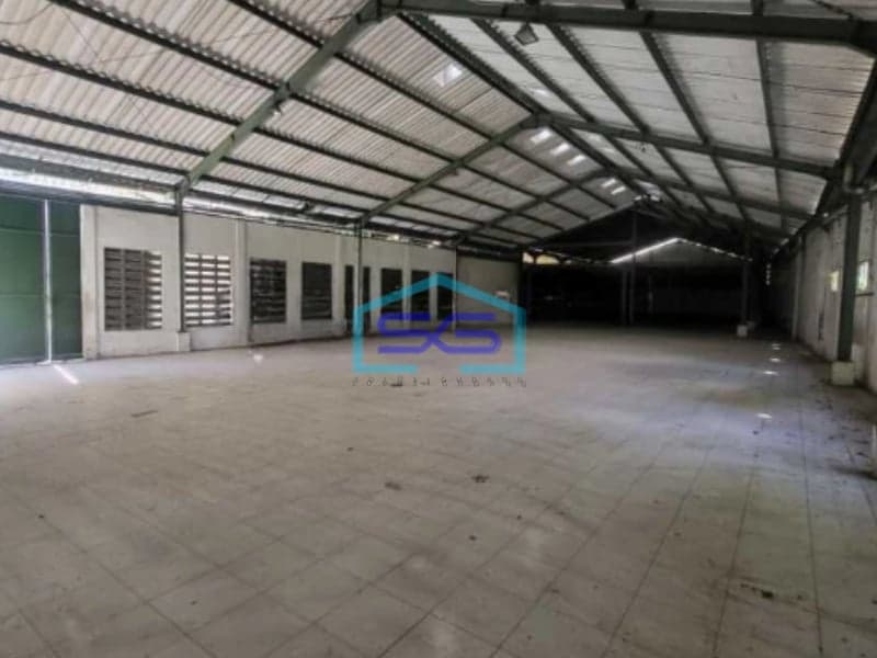 Dijual Gudang Ex Pabrik di Kepatihan Gresik Jawa Timur Luas Tanah 8600m2