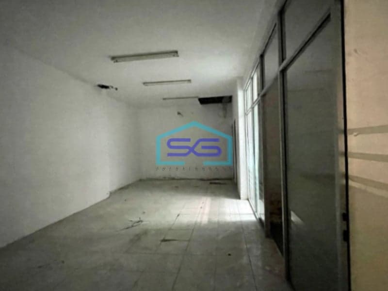 Disewakan Ruko 1,5 Lantai Ex Bank di Jl. Slamet Riyadi Sriwedari Solo LB 500m2