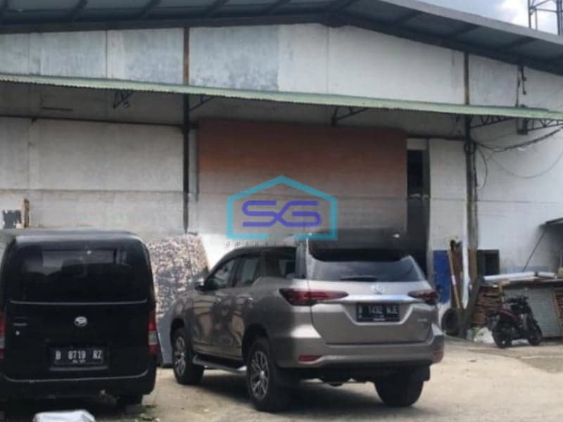 Dijual Gudang Lokasi Strategis Luas Bangunan 3250 m² Lokasi Pondok Aren Tangerang Selatan