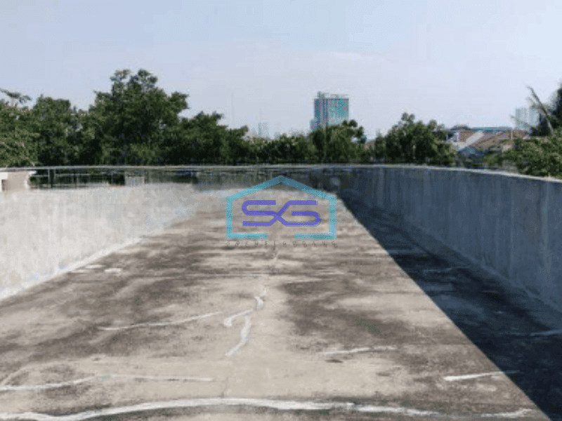 Disewakan Ruko Luas Bangunan 346 m² di Jalan Utama di Jelambar Jakarta Barat