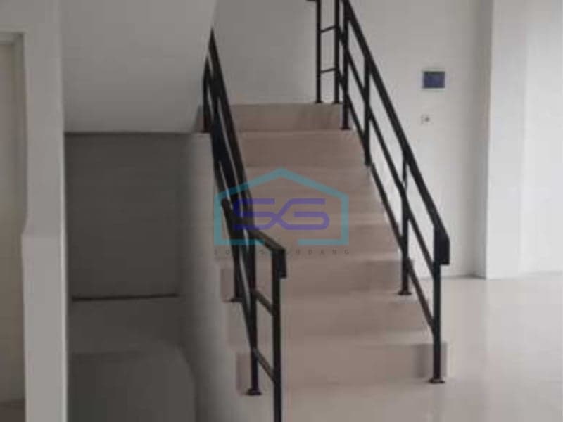 Dijual Gudang Luas Tanah 331 m² Lokasi Kawasan Industri Tangerang Kota