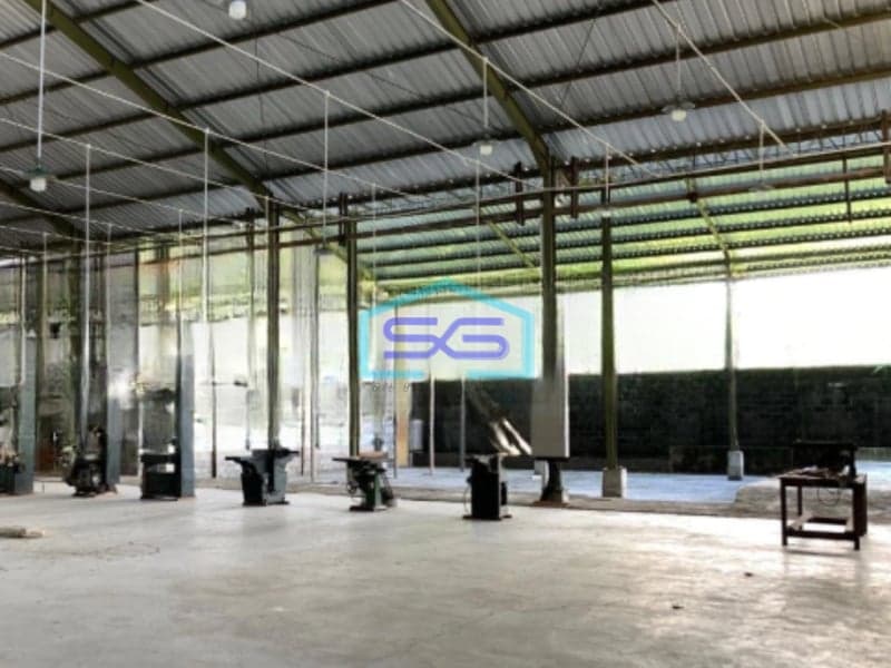 Disewakan Gudang Ada Kantor Luas Bangunan  2600 m² Lokasi Strategis di Gamping Sleman Yogyakarta