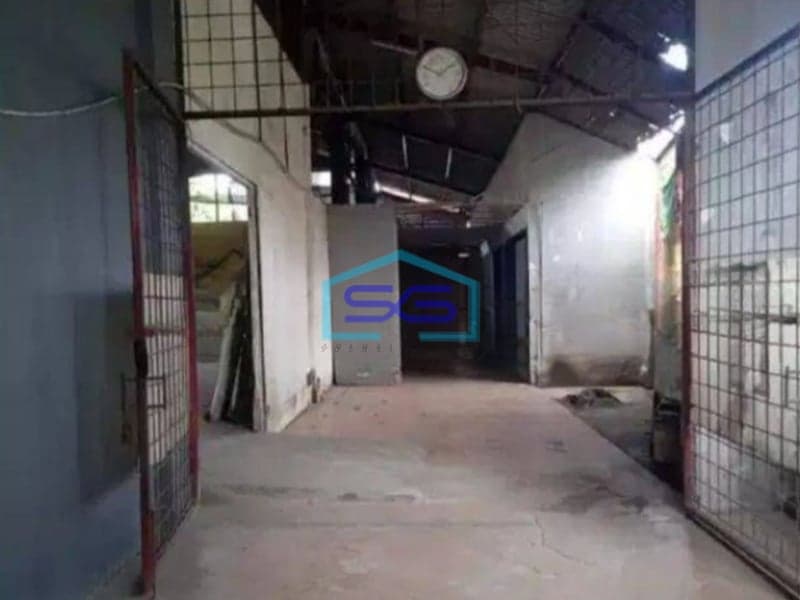 Disewakan Gudang Murah LB 700m2 Parkir Luas di Jalan Raya Ngurah Raya Jakarta Timur