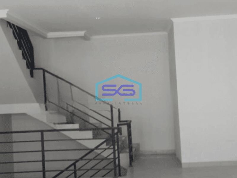 Dijual Ruko Luas Bangunan  210 m² Lokasi Strategis di Buah Batu Bandung