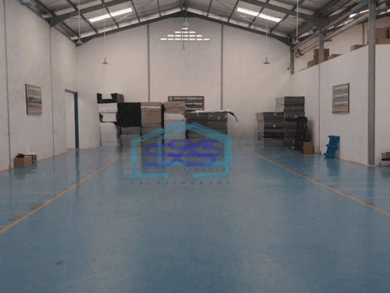 Dijual Gudang rapi siap pakai di Cakung lantai epoxy.