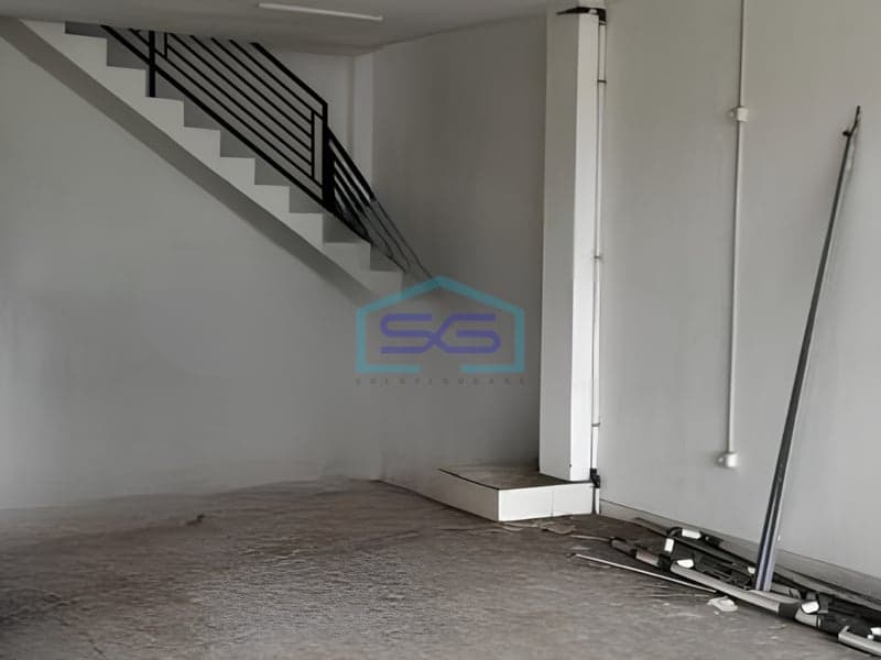 For Sale: Flood-Free Shophouse, Land Area 158 sqm, Located in Cilodong Depok
