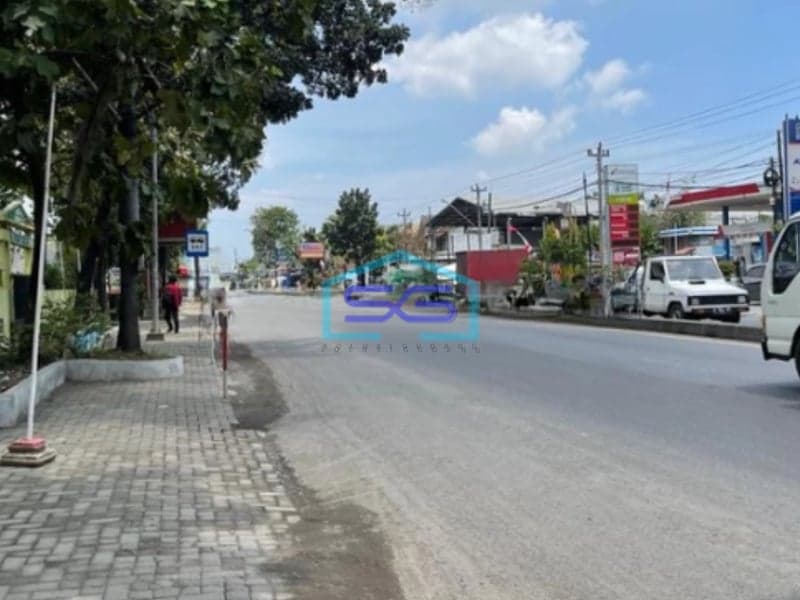 Dijual Bangunan Lama Hitung Tanah Strategis Pinggir Jalan Raya Semarang
