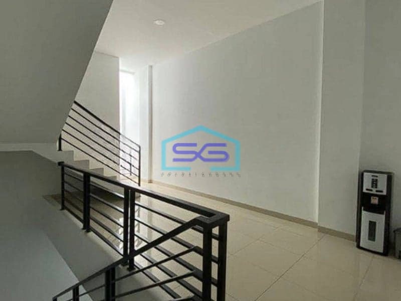 Disewakan Ruko Gandeng 3,5 lantai, di Pluit/Muara Karang Jakarta Utara Rapih Siap Pakai