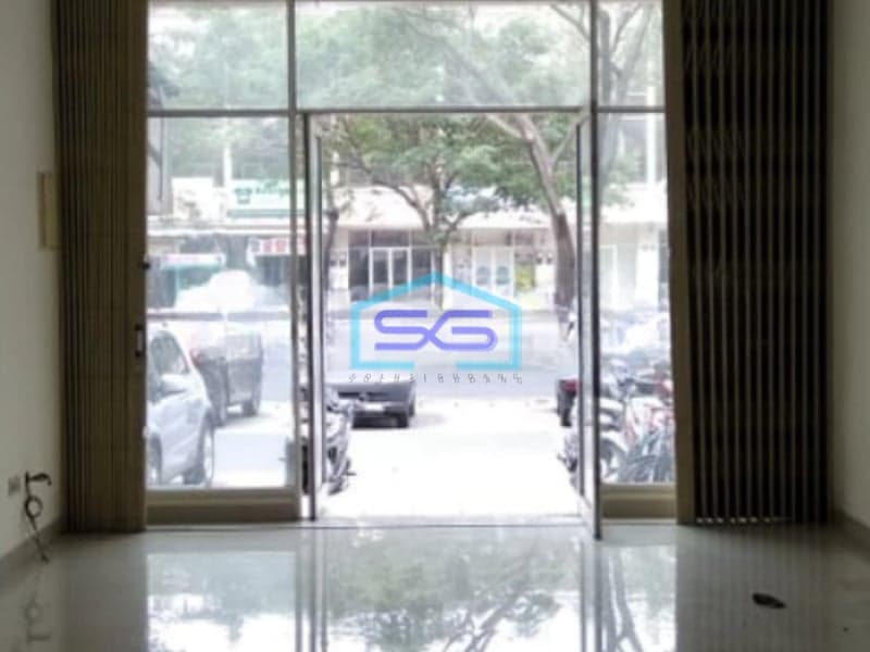 Disewakan Ruko 3,5 Lantai di Green Lake City Jakarta Barat LB 236m2