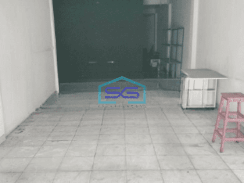 Disewakan Ruko Luas Bangunan  296 m² Lokasi Strategis di Jelambar Jakarta Barat