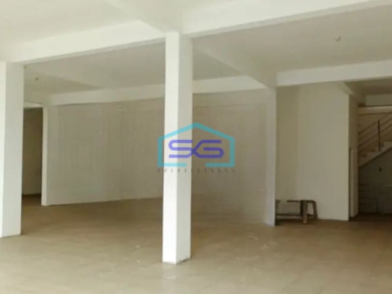 Disewakan Ruko 3 Lantai Luas Tanah  110 m² Lokasi Blimbing Malang