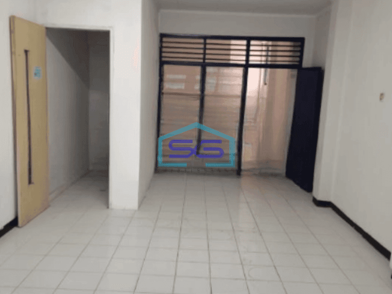 Disewakan Ruko 3 Lantai Luas Bangunan 180 m² di Tambora Jakarta Barat