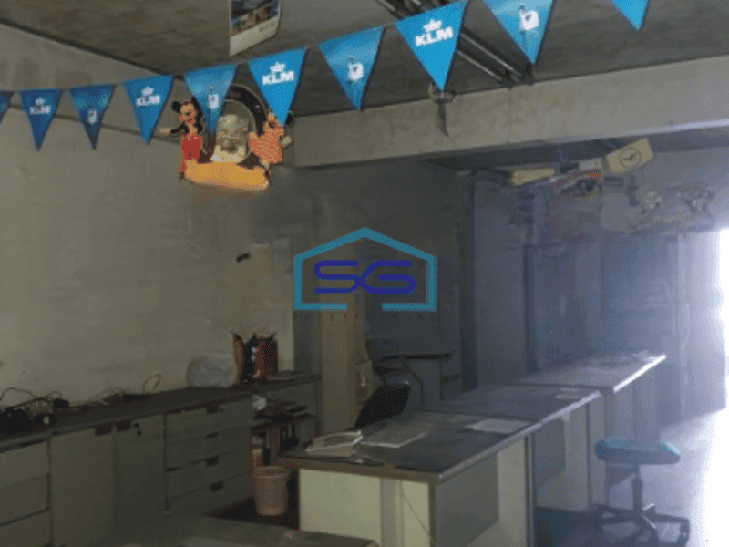 Disewakan Ruko Luas Bangunan  210 m² 3 Lantai di Tepi Jalan Raya Cideng Jakarta Pusat