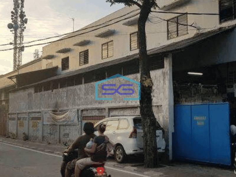 Dijual Cepat Pabrik Strategis Pinggir Jalan Raya di Cengkareng