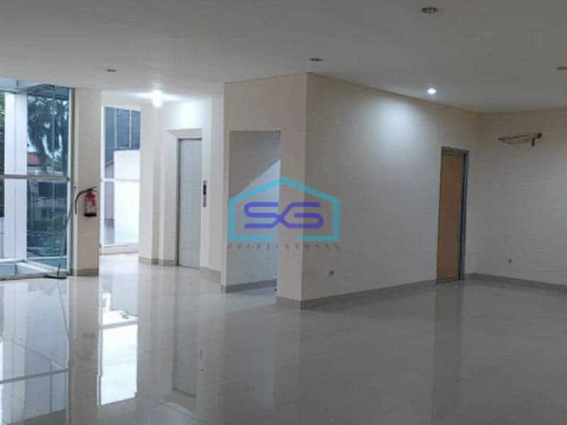 Disewakan Ruko Gandeng di Komplek Ruko Crown Palace Tebet Jakarta Selatan LB 700m2