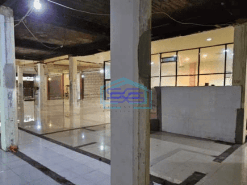 Disewakan Ruang Usaha Komersial Lokasi Strategis Surabaya Pusat Luas Bangunan 1400 m²