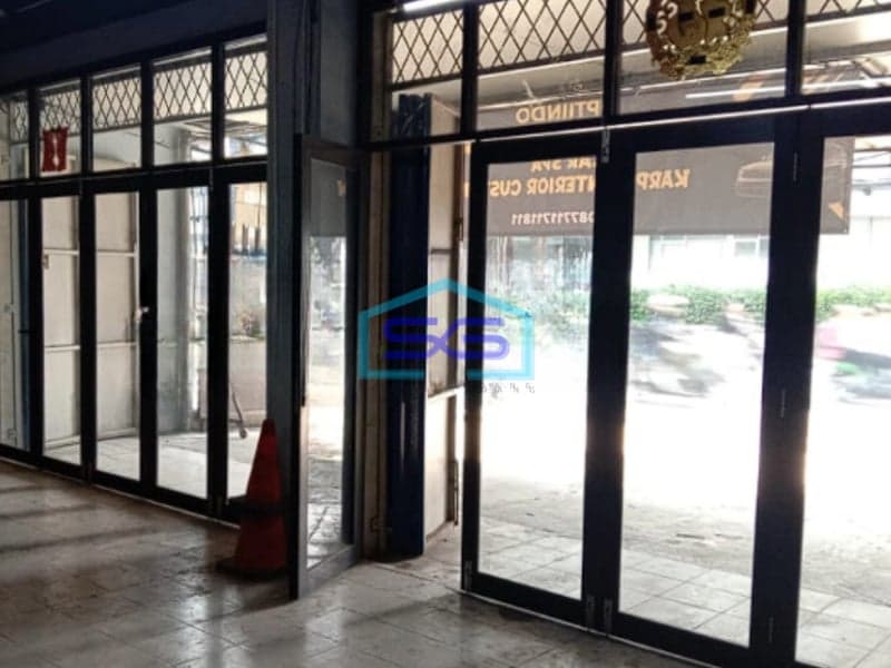 Disewakan Ruko Gandeng 3 Lokasi di Kebayoran Lama Jakarta Selatan LB 450m2