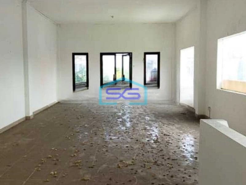 Disewakan Ruko di Jalan Utama Raya Kerobokan Badung Bali LB 180m2