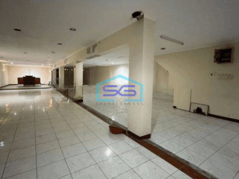 Disewakan Ruko 3 Lantai ( ada 2 Unit Bisa Gandeng ) di Cinere Jakarta Selatan Luas 100m2