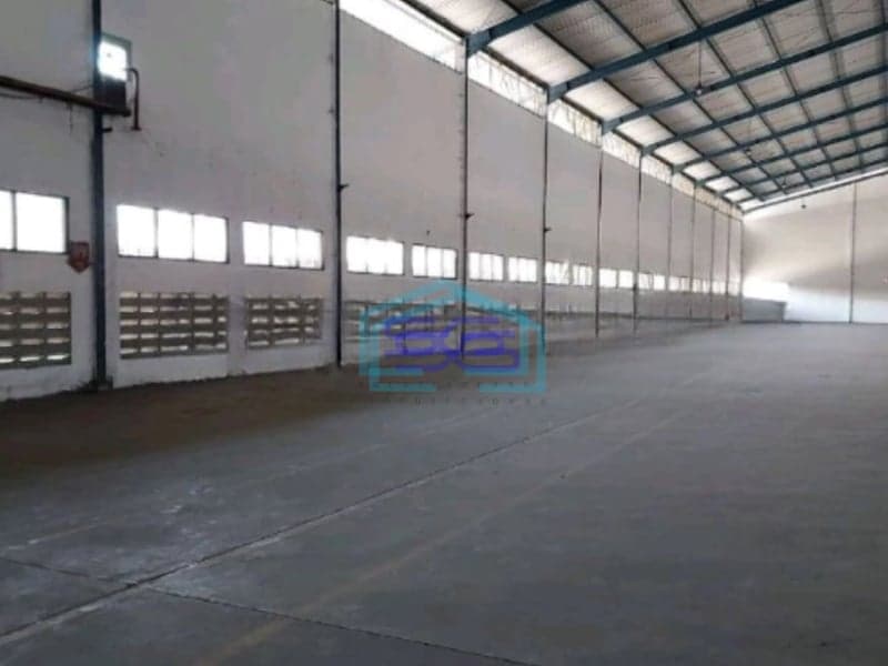 Disewakan Gudang Akses Container dan Parkir Luas Lokasi Bebas Banjir di Surabaya