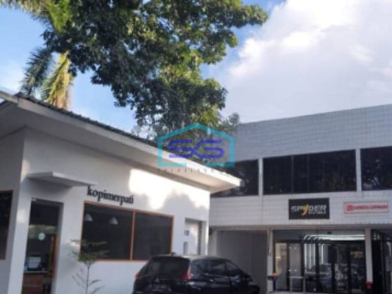 Disewakan Ruko Luas Bangunan 200 m² Lokasi Bebas Banjir di Bintaro Jakarta Selatan