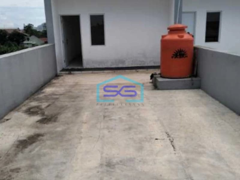 Dijual Ruko 2,5 Lantai Mainroad Holis Kota Bandung Luas Bangunan  135 m²