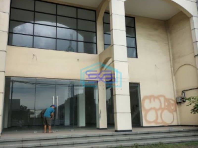 Disewakan Ruko Gandeng 4 lt Konekting tangga 1, Serpong Tangerang Selatan Luas Bangunan  1056 m²