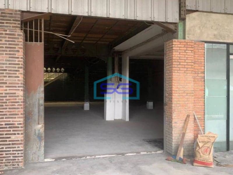 Disewakan Gudang 2 Lantai Cipondoh Kavling Dpr Luas 800m2 Masuk Kontainer Tangerang