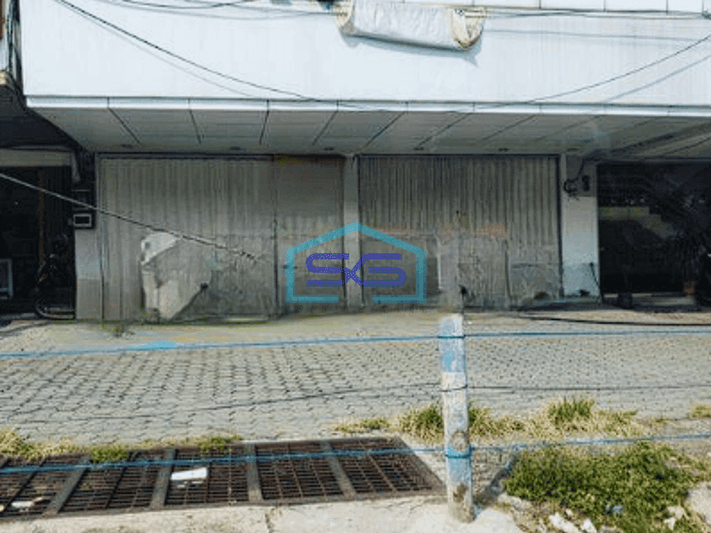 Disewakan Ruko Dua Lantai di Kota Surabaya LT 132m2 Bangunan 3 Lantai