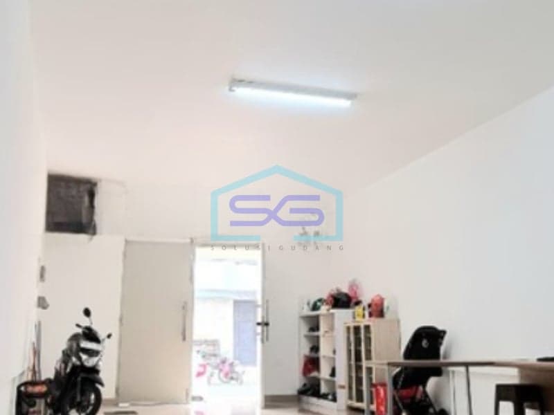 For Sale: Spacious Shophouse, Building Area 383 sqm, Located in Cengkareng, West Jakarta