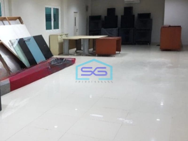 Dijual Gedung Kantor di Depok Luas Tanah 1354m2 Kondisi Bagus