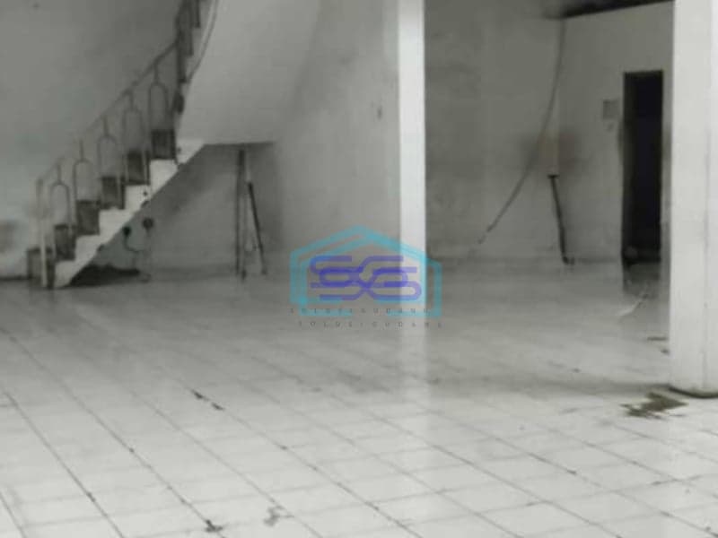 Disewakan Ruko Luas Tanah  155 m² Lokasi Siap Huni di Duren Sawit Jakarta Timur
