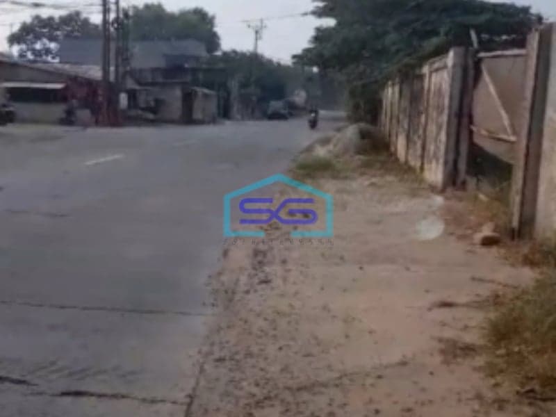 Disewakan Tanah Kavling Pinggir Jalan Ada Bangunan Lokasi Strategis LT 1800m2 di Gunung Sindur Bogor