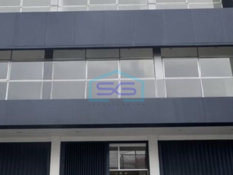 出租3层商铺，占地面积540平方米，位于南丹格朗Serpong