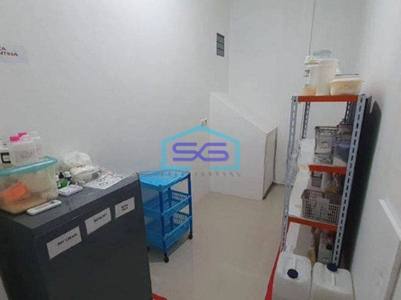 Dijual Ruko 3 Lantai Ex-Pabrik Kosmetik Home Industry di Surabaya
