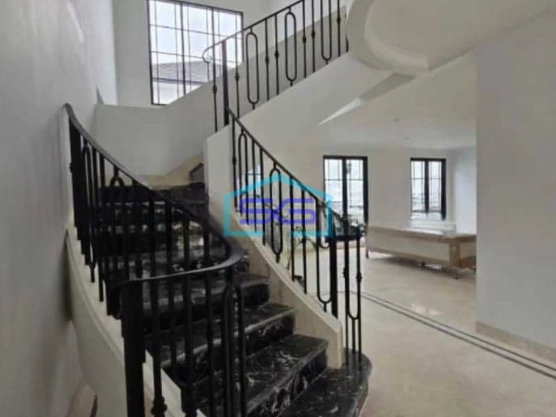 Dijual Ruang Usaha Pinggir Jalan Di Kebayoran Baru, Jakarta Selatan  Luas Bangunan  250 m²