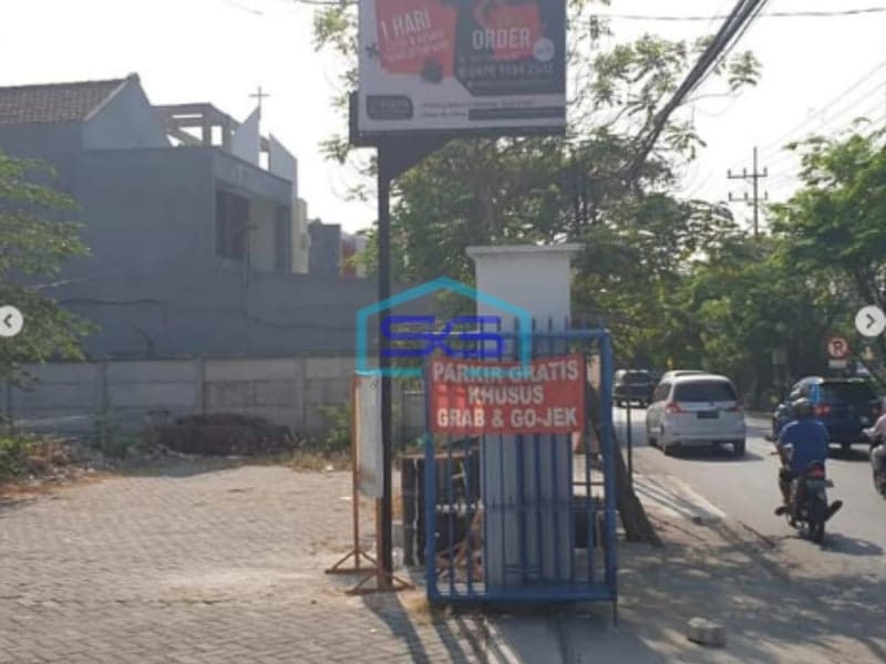Disewakan Tanah Ada Bangunan Ruko di Wiyung Surabaya Jawa Timur LT 1200m2