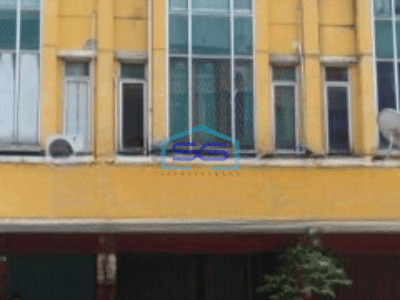 Disewakan Ruko Luas Bangunan  240 m² di Bandengan Jakarta Utara Area Parkir Luas