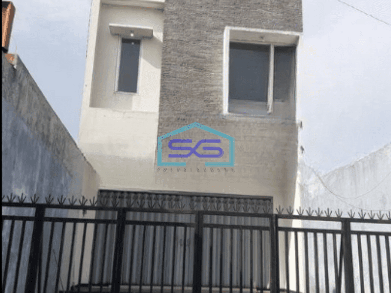 Disewakan Ruko 2 Lantai di Pinggir Jalan Utama Gentan Solo Luas Tanah 200 m²