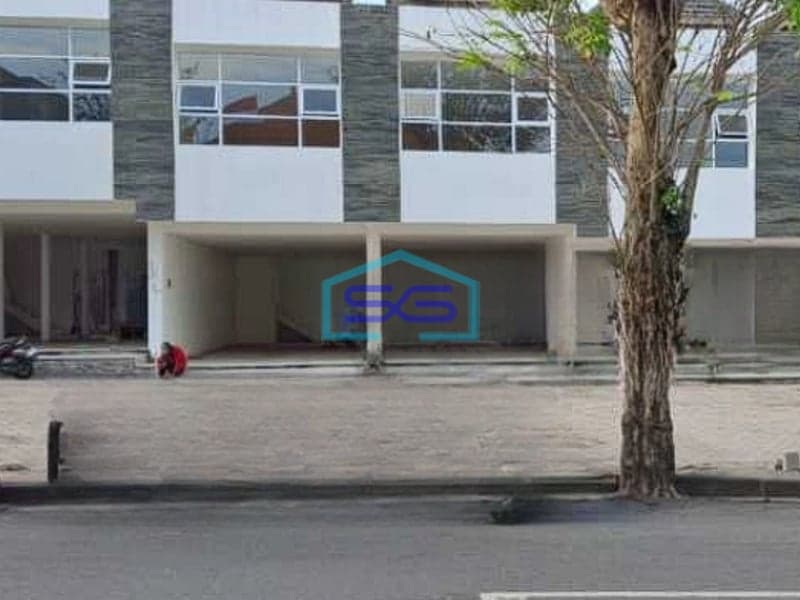 Disewakan Ruko Gandeng Parkiran Luas Jalan Utama Dalung Bali Luas 400m2