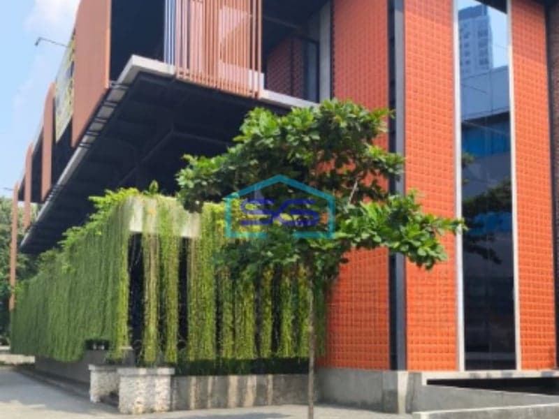 Disewakan Gedung Ruang Usaha di Pinggir Jalan Daerah Jakarta Selatan LB 2100m2