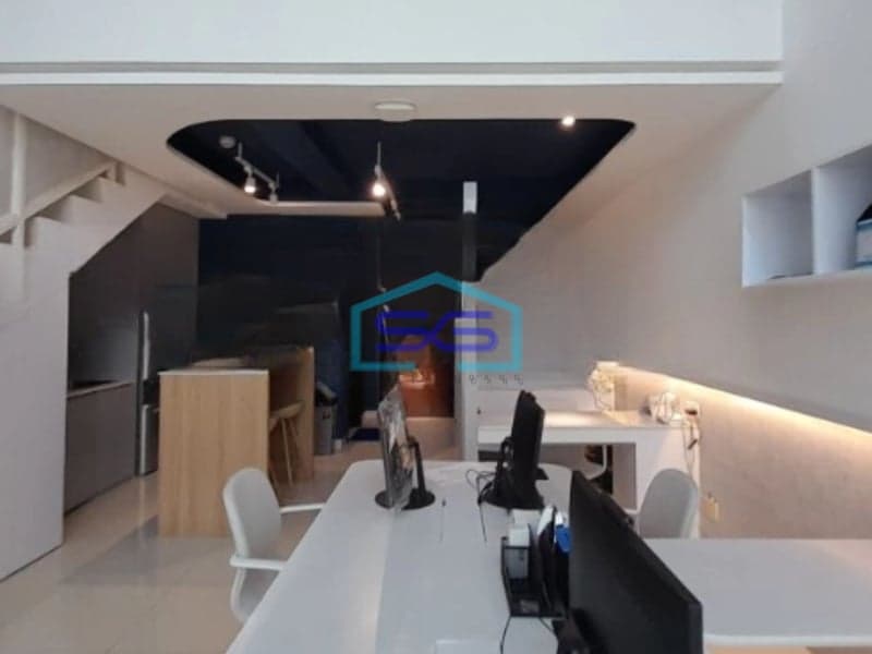 Disewakan Kantor Luas Bangunan 129 m² Lokasi Startegis di Tanjung Duren Jakarta Barat