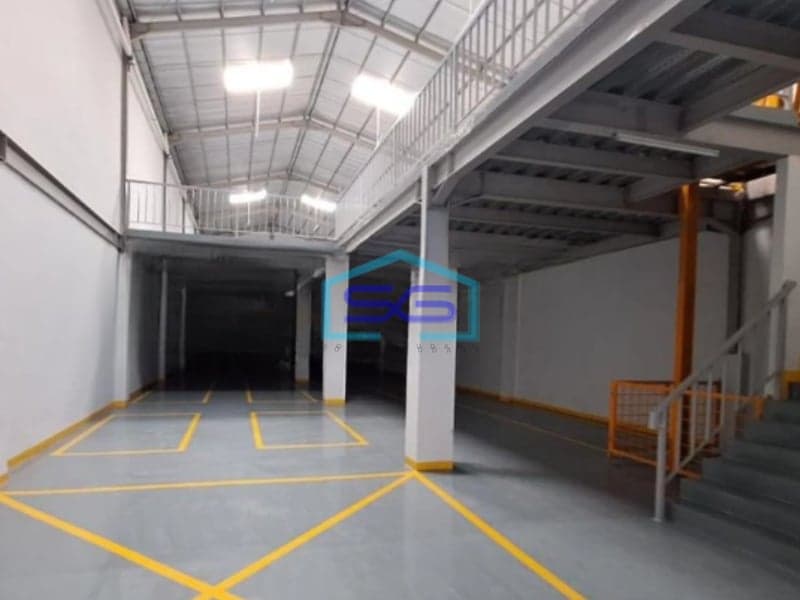 Disewakan Gudang Ada Lift Barang Luas Bangunan 738 m² Lokasi Kalideres Jakarta Barat