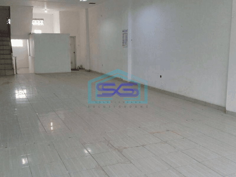 Disewa Ruko Luas Terawat Main Road di Batununggal Kota Bandung