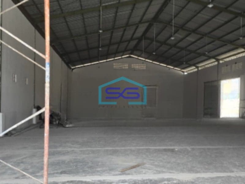 Disewakan Gudang Lokasi Bebas Banjir Luas Bangunan  820 m² di Ngaliyan Semarang