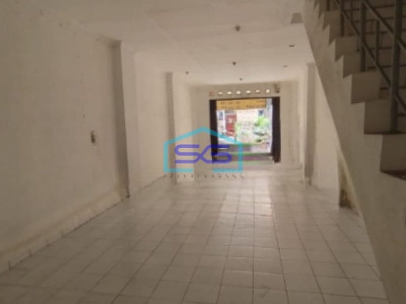 Dijual Ruko Luas Bangunan 234 m2 Lokasi Strategis di Taman Palem Jakarta Barat